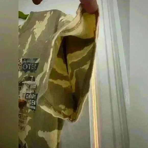 Y2K Men’s graphic Tee. Route 66. Corvette. Pin Up Girl. Bleach Tie Dye. Size: M. - Picture 3 of 7